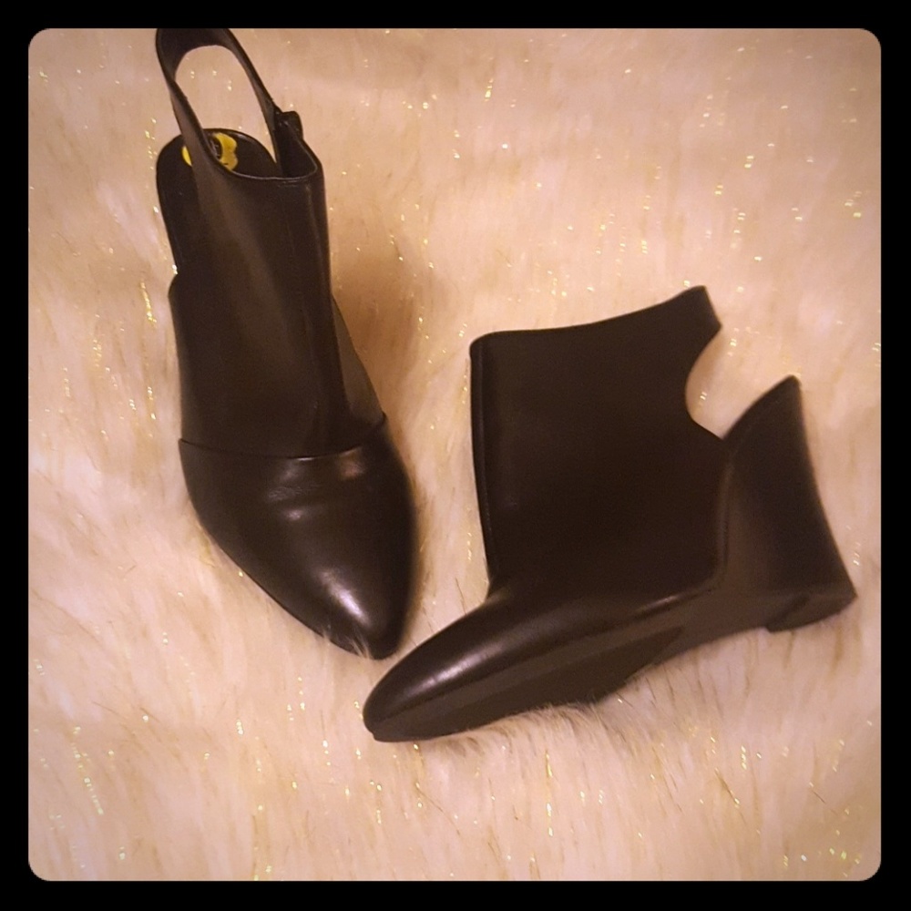BCBGeneration booties